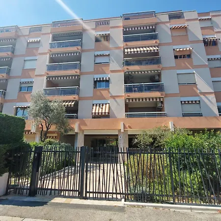 2 Pieces Au Calme Avec Terrasse Et Climatisation Apartment Nice