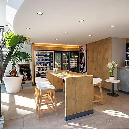 Ibis Budget Californie Lenval Hotel 2*