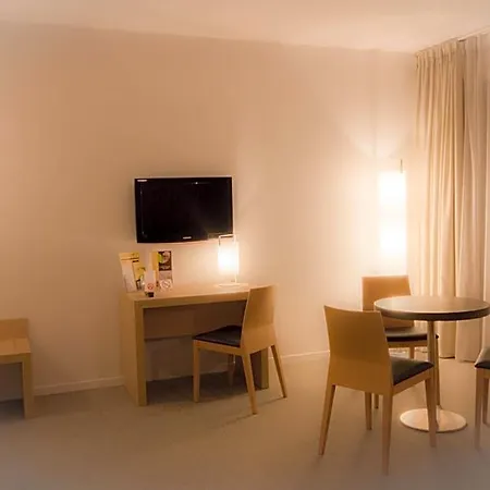 Esatitude Hotel