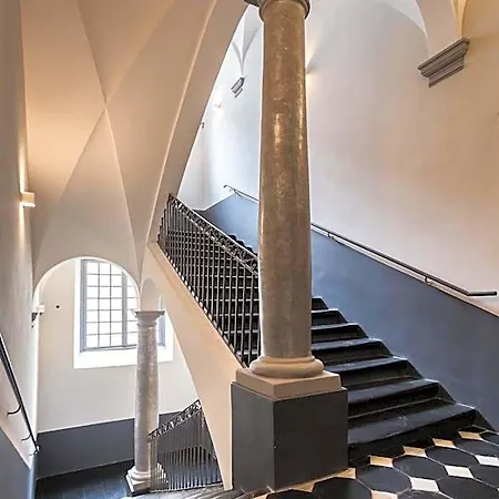 Palais Saleya Boutique Nice