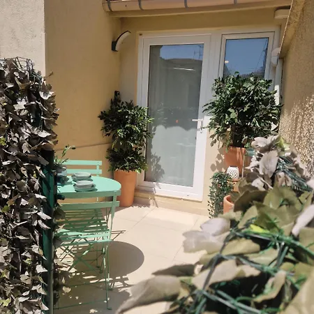 Coastal Gem - Private Parking & Air Conditioning *