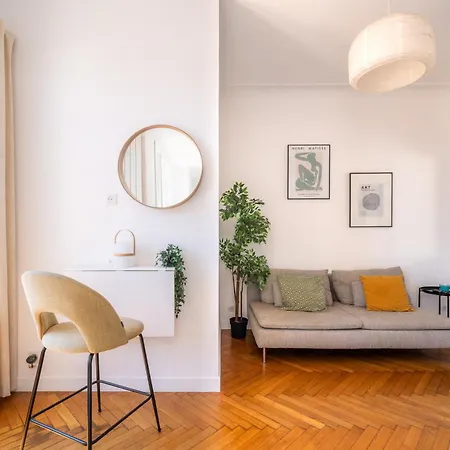 Apartment Exclusive Floor - *