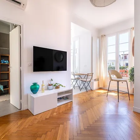 Exclusive Floor - Nice