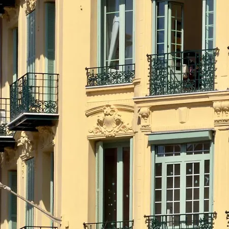 Appartement Port Of - Scooters Included Nice