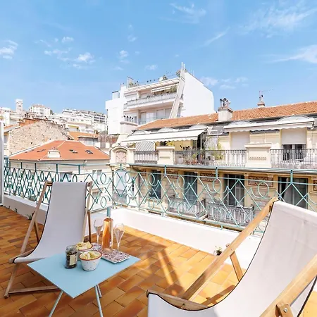 Apartment Cosy Rooftop With Terrace - Happy Nice
