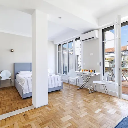 Cosy Rooftop With Terrace - Happy Apartment