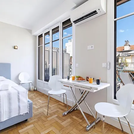 Apartment Cosy Rooftop With Terrace - Happy Nice