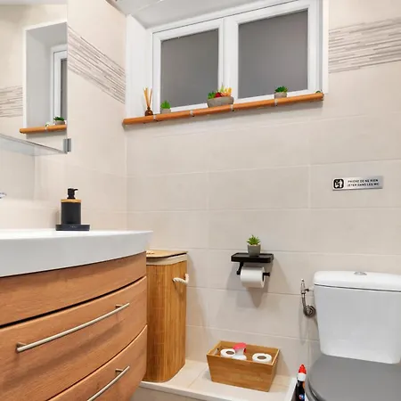 Maison De Charme | Jardin & Swim Prive Villa *