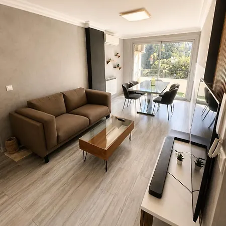 Charming, Quiet Two-bedroom Apartment, Parking, And Beautiful View *