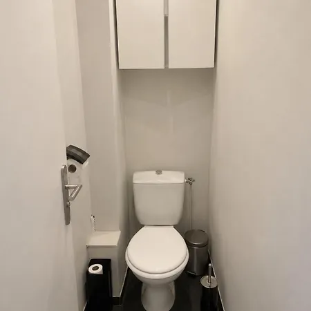 Apartment Charming, Quiet Two-bedroom Apartment, Parking, And Beautiful View *