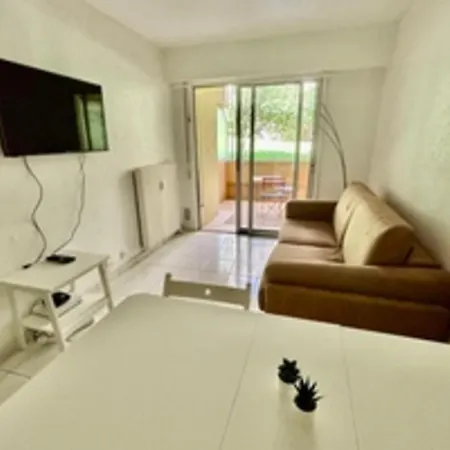 In Complex With Pool And Tennis Court Apartment