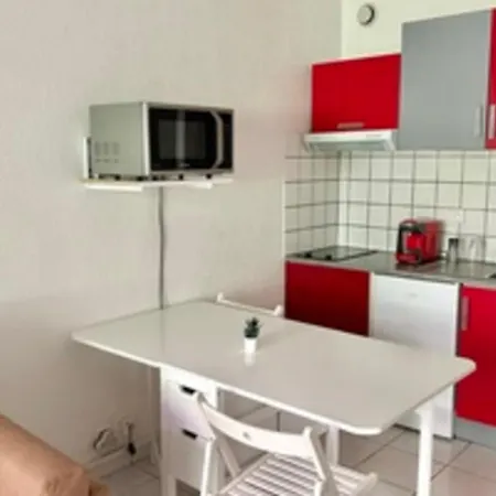 In Complex With Pool And Tennis Court Apartment *