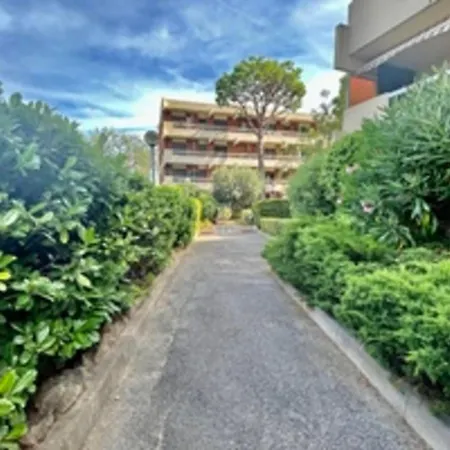 Apartment In Complex With Pool And Tennis Court *