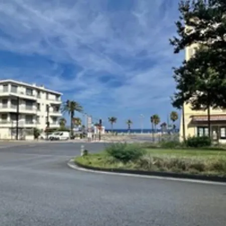 Apartment In Complex With Pool And Tennis Court *