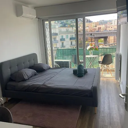 With Private Bathroom & Wc , Balcony & Air Conditioning - Centre, 5 Min From Sea & Promenade Homestay *