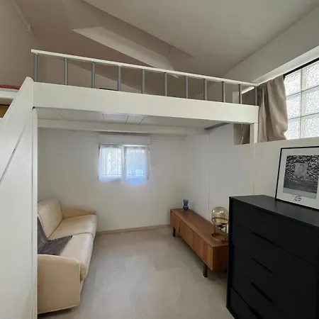 Cyrille Besset Maisonnette Climatisee Proche De Toutes Commodites Holiday home *