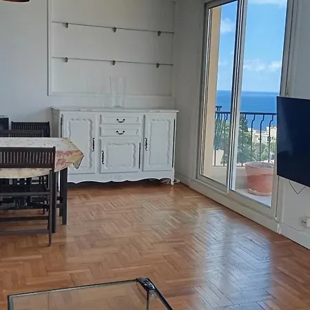 Fantastic View ! Private Bedroom In A Family Apartment, Private Bathroom, Shared Kitchen And Living Spaces Nice