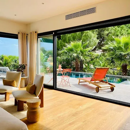 House With Pool And Sea View In Villa Nice