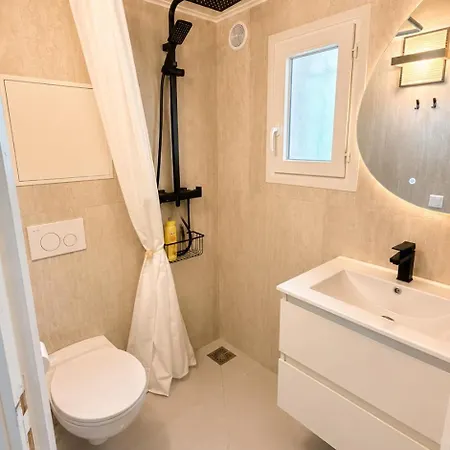 Cocon D Amour Studio Avec Jacuzzi Terrasse Et Parking Prive Nice
