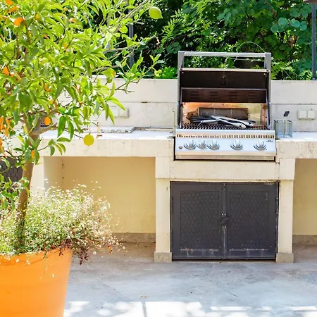 S2 Staywizus - House For 12p Swiming Pool Ac Bbq 10 Mins From Sea Holiday home