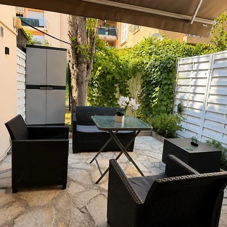Holiday home Cocon D Amour Studio Avec Jacuzzi Terrasse Et Parking Prive *