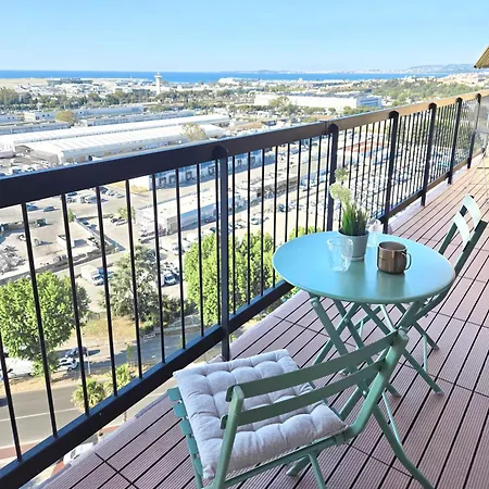 Private Sea View On Floor 16 In Shared - Ac - Walk To Airport *