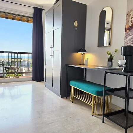 Homestay Private Sea View On Floor 16 In Shared - Ac - Walk To Airport Nice