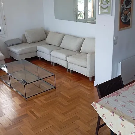 Guest house Fantastic View ! Private Bedroom In A Family Apartment, Private Bathroom, Shared Kitchen And Living Spaces