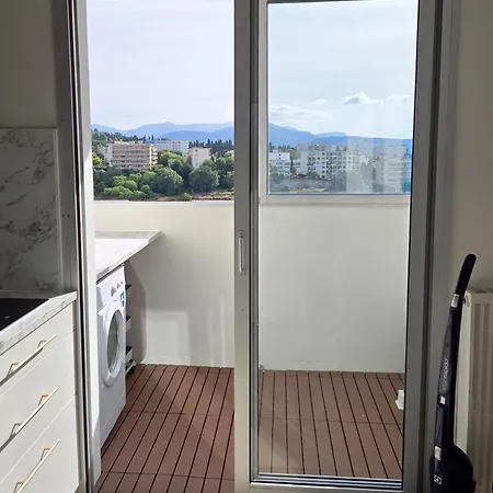 Homestay Private Sea View On Floor 16 In Shared - Ac - Walk To Airport *