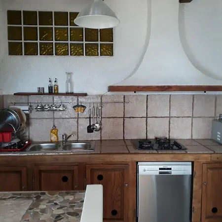 Holiday home Maison Et Jardin Sur Les Hauteurs De *