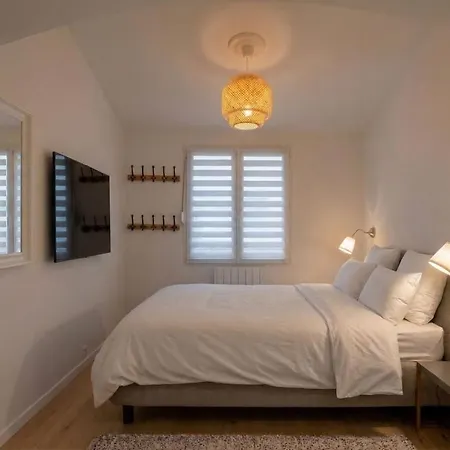 Holiday home Havre De Paix Avec Piscine Sur Les Hauteurs De
