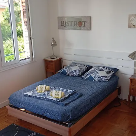 Fantastic View ! Private Bedroom In A Family Apartment, Private Bathroom, Shared Kitchen And Living Spaces Nice