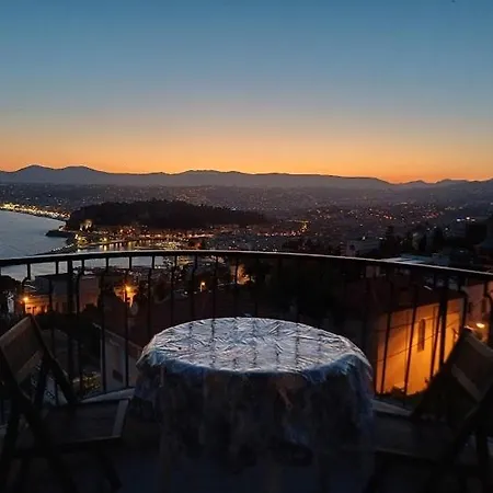 Fantastic View ! Private Bedroom In A Family Apartment, Private Bathroom, Shared Kitchen And Living Spaces Guest house 3*