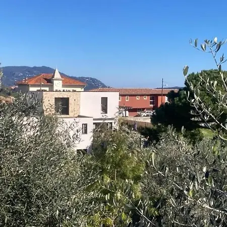 House With Pool And Sea View In Villa Nice