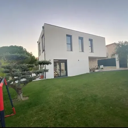 Villa House With Pool And Sea View In *