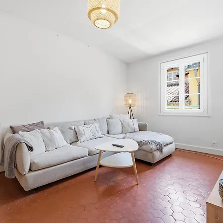 Old Town - 2 Bedroom Ac * Nice