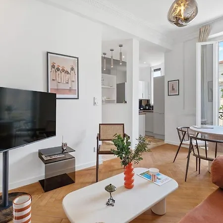 For 4-people Citycenter Apartment