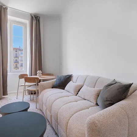 Apartment Carre D'or