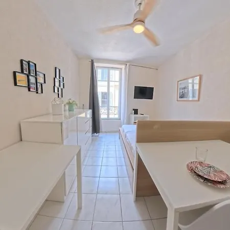 Charming In Heart Of Bright Wifi Apartment