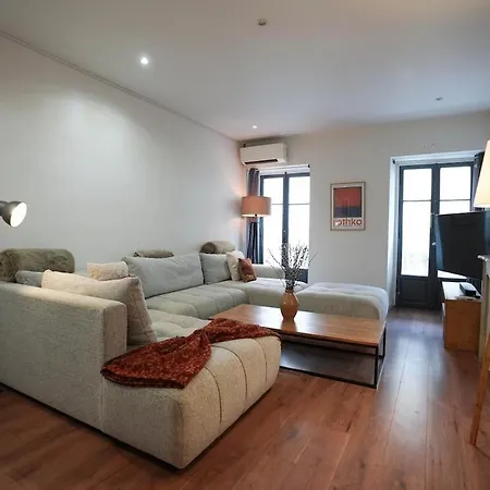 Superb 3 Bedroom - Center Apartment
