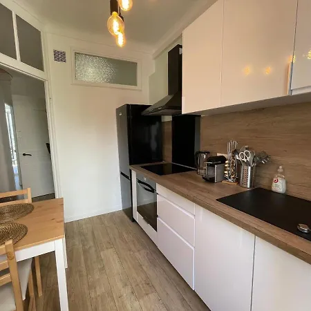 Liberation, Charming, Quiet 2-room With Balcony Apartment
