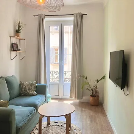 Apartment Liberation, Charming, Quiet 2-room With Balcony