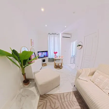 Beautiful Refurbished Air Conditioned Heart Of * Nice
