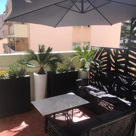 Terrasse 4 A 6 Personnes De Gamme Port, Riquier Nice