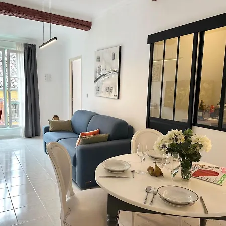 Cathedral View - Heart Of Vieux Apartment *