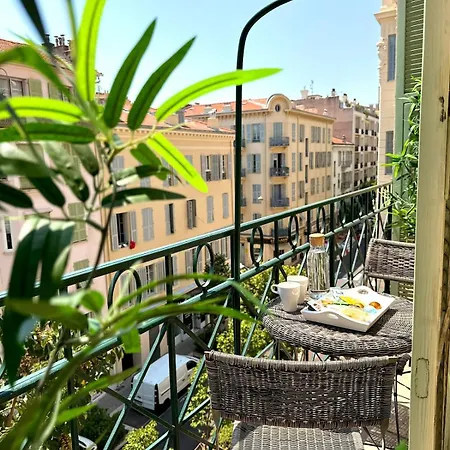Heart Of - Mezzanine Loft & Sunny Balcony