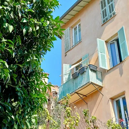 2p Renove Dans Bel Immeuble Nicois De Caractere Nice