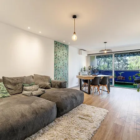 Beautiful 2 Swimming Pool, Parking Space And Air Conditioning Nice