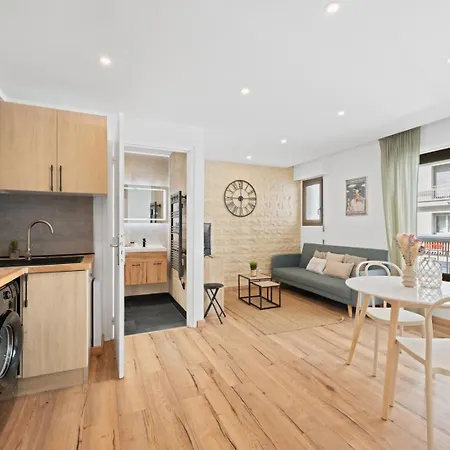 Beautifully Renovated With Charm - In The Port /ac Apartment *