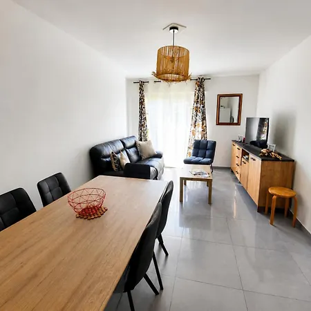 Apartment Spacieux A 2 Pas De La A